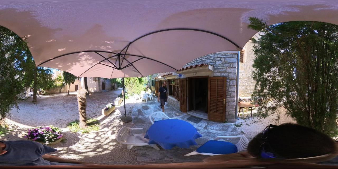 Ferienwohnung Srecko Bale Exterior foto